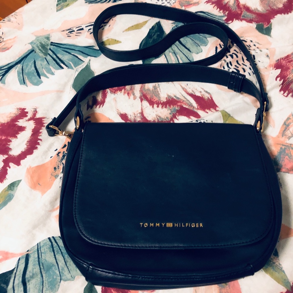 Barely worn Tommy Hilfiger Navy Blue Strap Bag
